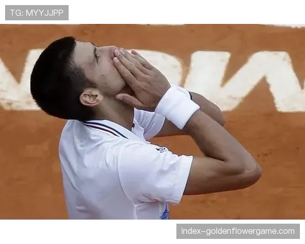 特写:伊万·托尼进球后指向天空,告慰近日离世的亲人 特写:伊万·托尼进球后指向天空,告慰近日离世的亲人